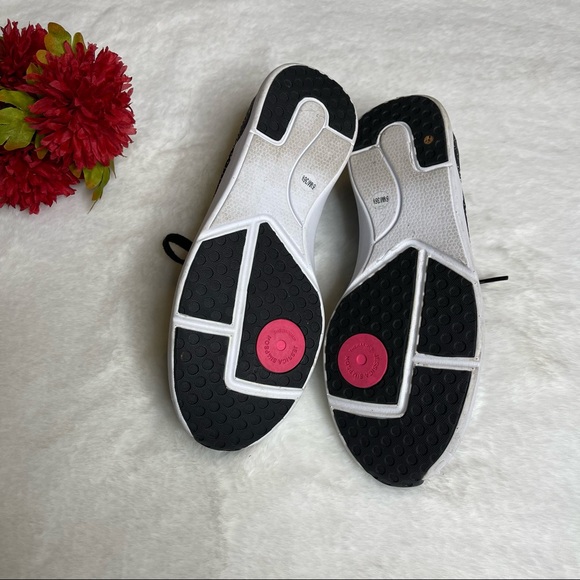 Jessica Simpson Athletic Shoes - Picture 5 of 8